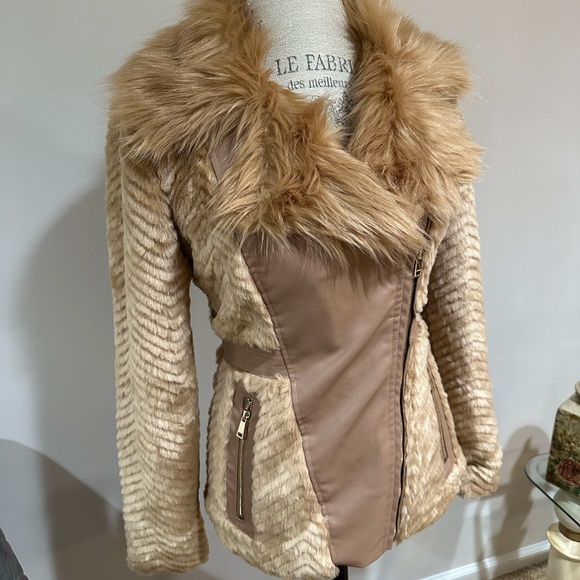 Faux Fur Chevron Jacket NWOT - Picture 13 of 14